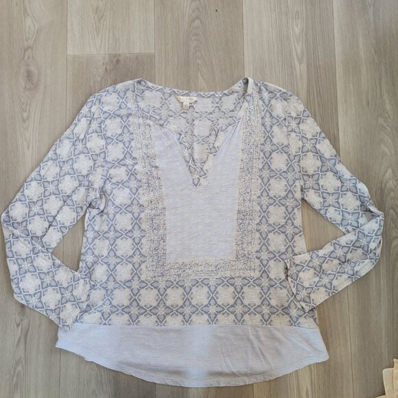 Lucky Brand Womens Blue & White Long Sleeve Boho Print V-Neck Top L - Picture 2 of 8